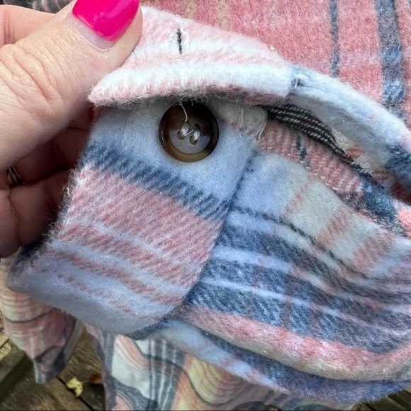 Pink plaid shirt overshirt jacket button up with pockets - Picture 11 of 14